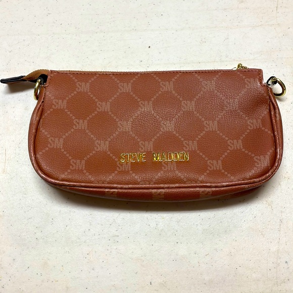 Steve Madden Handbags - Steve Madden Clutch Purse